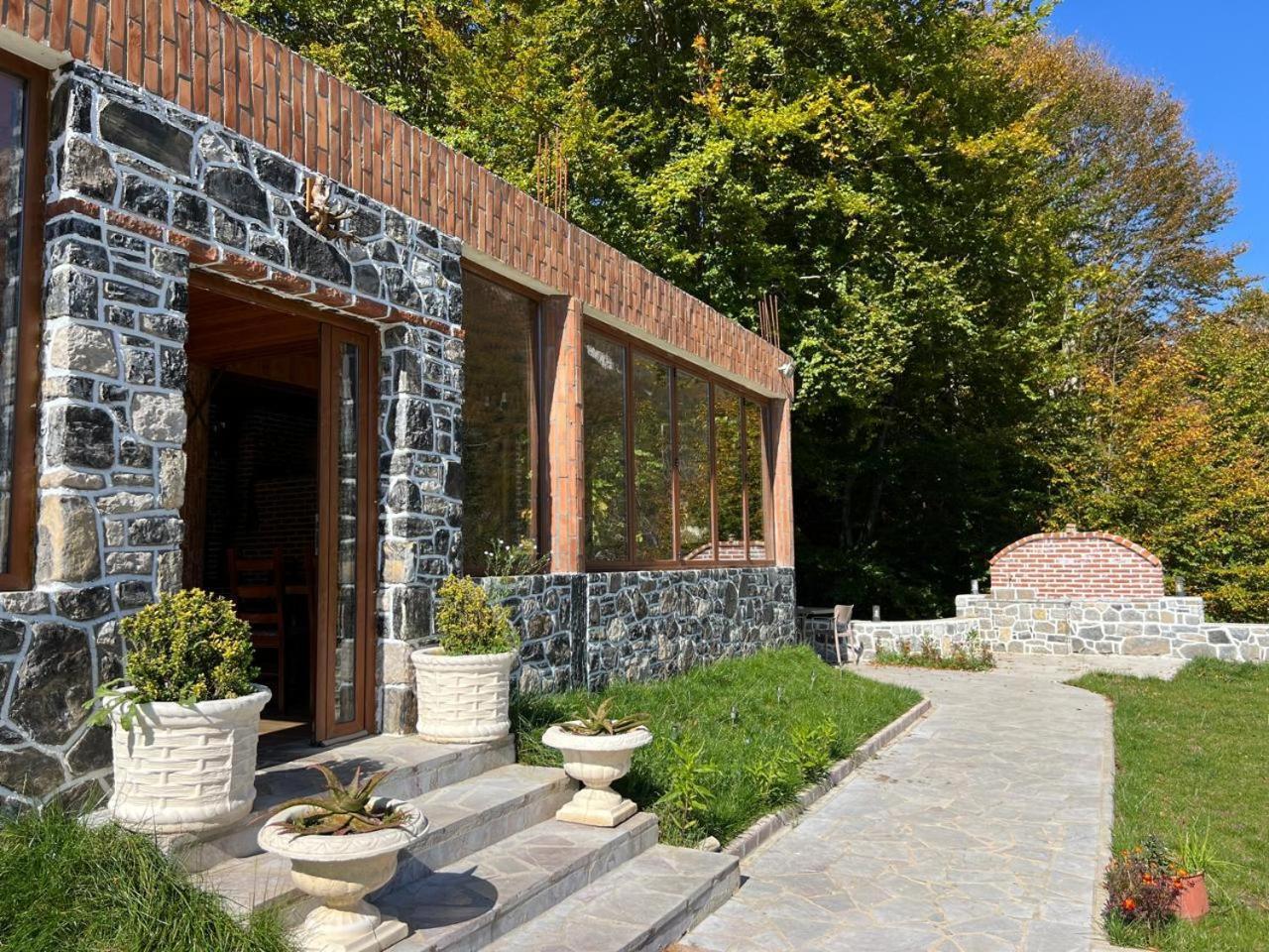 Theth Kompleksi Gjoni Exterior photo